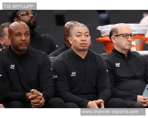 卢指导谈球队深度与经验球员年纪越大更显实力与智慧 卢指导谈球队深度与经验球员年纪越大更显实力与智慧