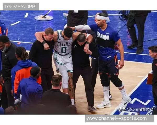 尼克斯与雄鹿休赛期探讨字母哥交易事宜但未能成功达成协议 尼克斯与雄鹿休赛期探讨字母哥交易事宜但未能成功达成协议