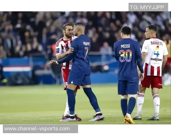 埃基蒂克期待与姆巴佩重聚称未来配合将更加默契 埃基蒂克期待与姆巴佩重聚称未来配合将更加默契