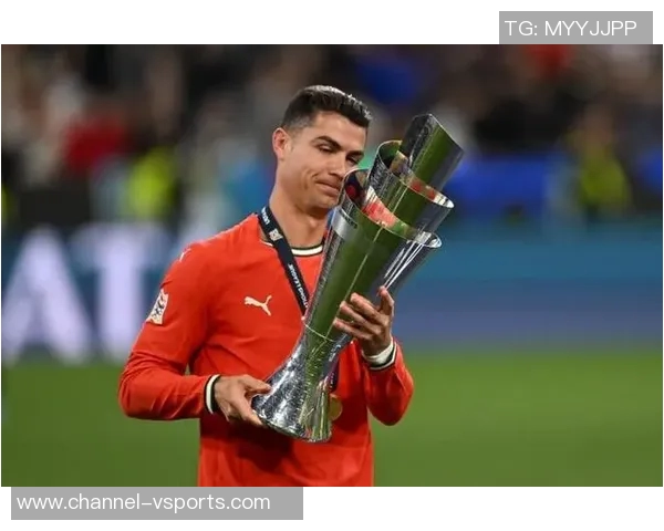 C罗荣获葡萄牙环球声望奖在社交媒体分享喜悦与感激之情 C罗荣获葡萄牙环球声望奖在社交媒体分享喜悦与感激之情