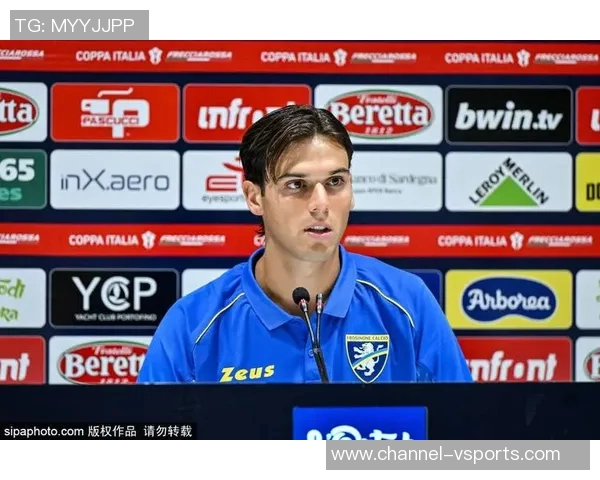 前裁判批评迪洛伦佐缺乏体育道德那不勒斯官方强烈反驳并发声谴责 前裁判批评迪洛伦佐缺乏体育道德那不勒斯官方强烈反驳并发声谴责