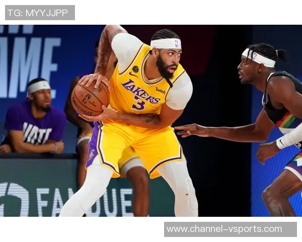 小腿轻微拉伤影响出战计划戴维斯本周将重新评估伤情 小腿轻微拉伤影响出战计划戴维斯本周将重新评估伤情