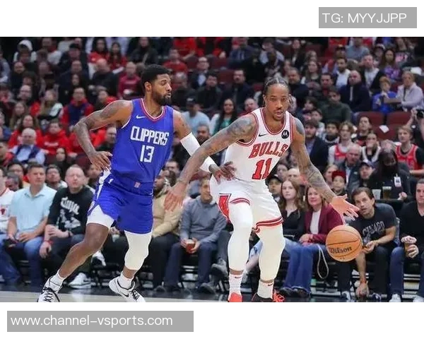 莱昂纳德半场状态火热三分球连中五记砍下18分助球队争胜 莱昂纳德半场状态火热三分球连中五记砍下18分助球队争胜