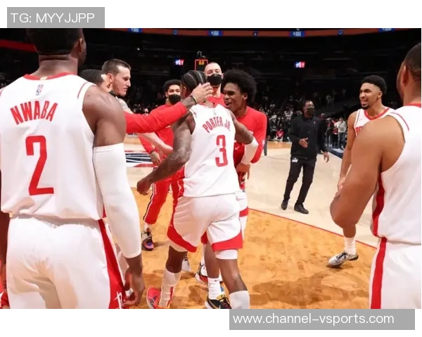 布克谈球队连败心态称更衣室氛围积极向上